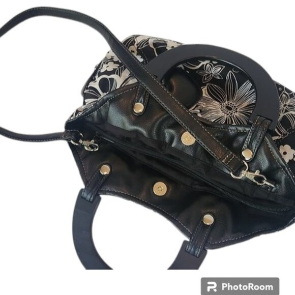 Relic - Black and White Cloth Handbag w Wooden Handle - Picture 12 of 13